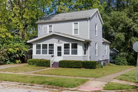 1101 W Mill St, Bloomington, IL 61701