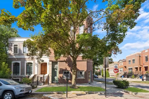 1818 W Wellington Ave #3F, Chicago, IL 60657