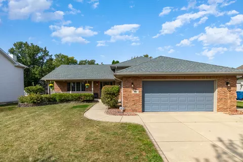 197 Crestview Ln, Dyer, IN 46311