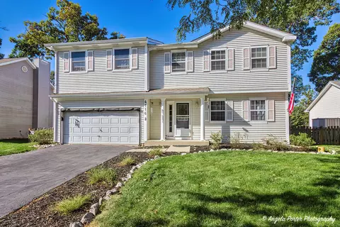 4116 Newport Dr, Island Lake, IL 60042