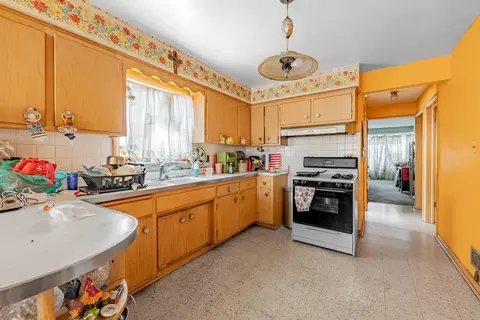 Kitchen - 7243 W 61st St, Summit, IL 60501 photo 3 of 4