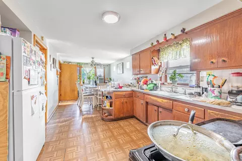 Kitchen - 7243 W 61st St, Summit, IL 60501 photo 2 of 4