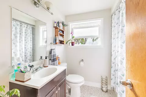 Bath - 7243 W 61st St, Summit, IL 60501 photo 1 of 1