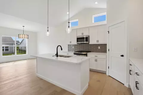 3908 Bay Cir, Champaign, IL 61822 photo 8