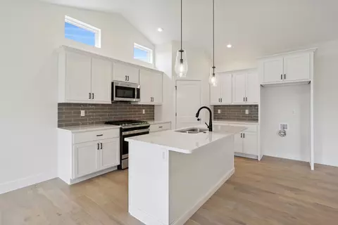 3908 Bay Cir, Champaign, IL 61822 photo 7
