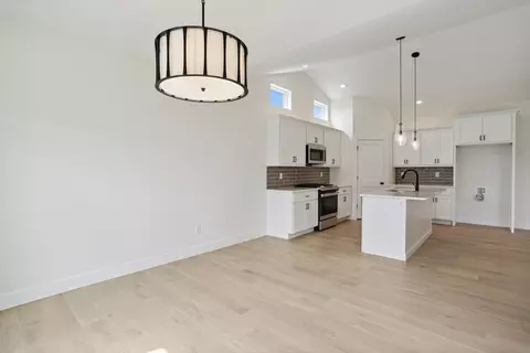 3908 Bay Cir, Champaign, IL 61822 photo 11