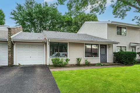 1319 N Cascade Ln #1319, Palatine, IL 60074