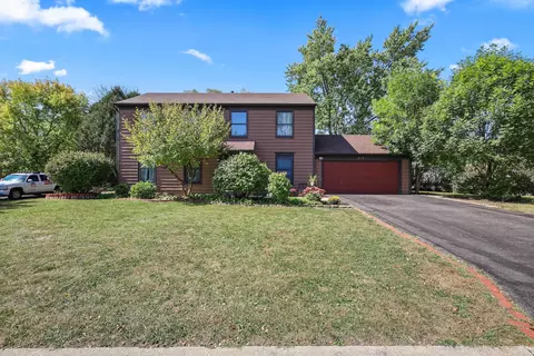 812 Maple Ln, Geneva, IL 60134