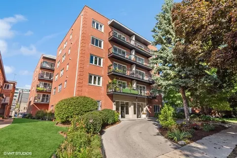 930 Hinman Ave #404, Evanston, IL 60202