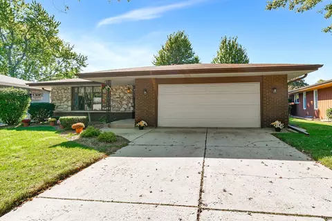 2613 Christina Dr, Lansing, IL 60438