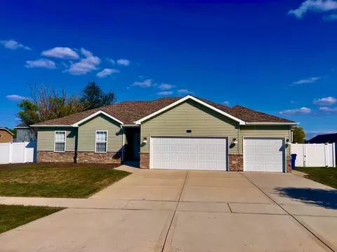 2331 Chestnut Ln, Morris, IL 60450