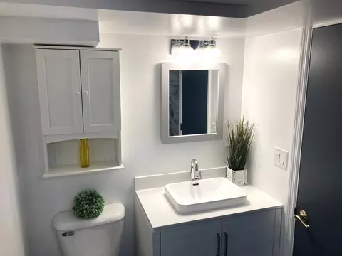 Bath - 11544 S Aberdeen St, Chicago, IL 60643 photo 6 of 6