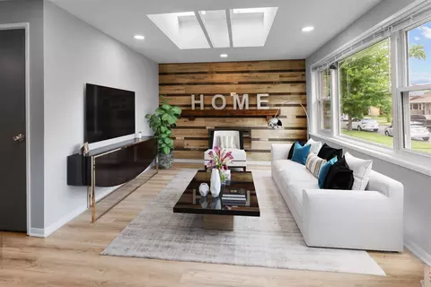 Living - 11544 S Aberdeen St, Chicago, IL 60643 photo 1 of 2
