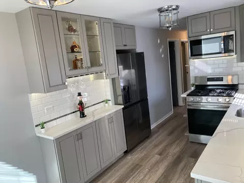 Kitchen - 11544 S Aberdeen St, Chicago, IL 60643 photo 3 of 7