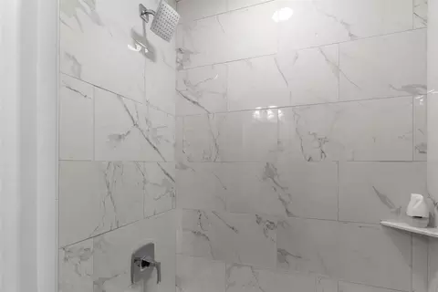 Bath - 11544 S Aberdeen St, Chicago, IL 60643 photo 2 of 6