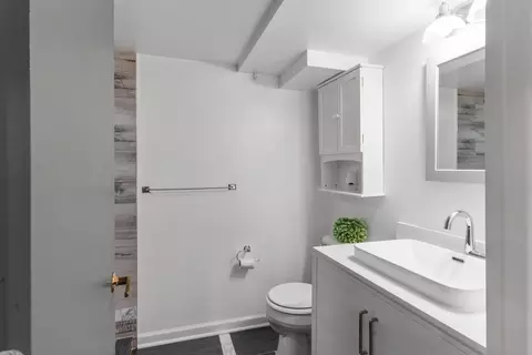 Bath - 11544 S Aberdeen St, Chicago, IL 60643 photo 3 of 6