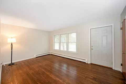 105 N Gables Blvd, Wheaton, IL 60187 photo 3