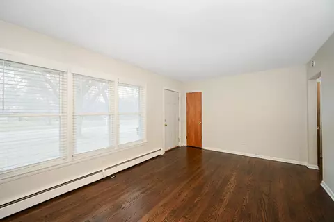 105 N Gables Blvd, Wheaton, IL 60187 photo 5