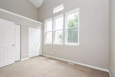 Bedroom - 5220 S Berkeley Ave #E, Chicago, IL 60615 photo 2 of 2