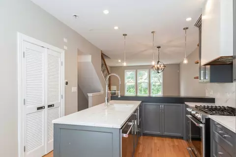 Kitchen - 5220 S Berkeley Ave #E, Chicago, IL 60615 photo 2 of 4
