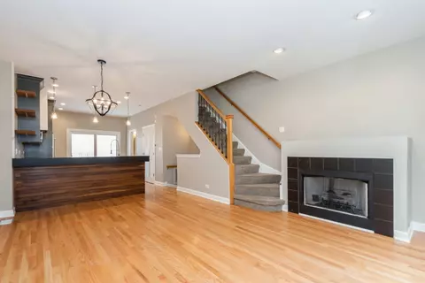 Living - 5220 S Berkeley Ave #E, Chicago, IL 60615 photo 1 of 3