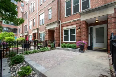 Exterior - 5220 S Berkeley Ave #E, Chicago, IL 60615 photo 3 of 3