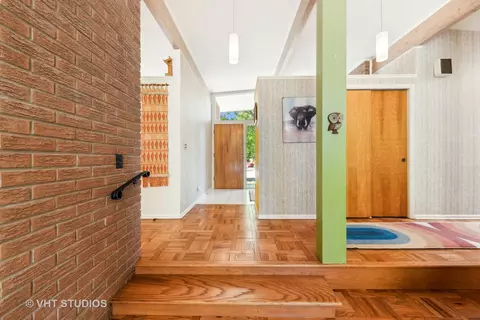 1033 Crabtree Ln, Des Plaines, IL 60016 photo 5