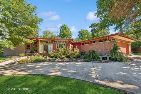 1033 Crabtree Ln, Des Plaines, IL 60016 photo 2