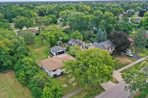 View/Area - 401 Springhill Dr, Roselle, IL 60172 photo 1 of 4
