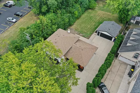 View/Area - 401 Springhill Dr, Roselle, IL 60172 photo 4 of 4