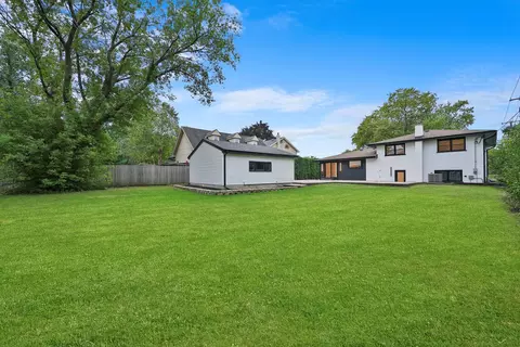 Exterior - 401 Springhill Dr, Roselle, IL 60172 photo 8 of 9