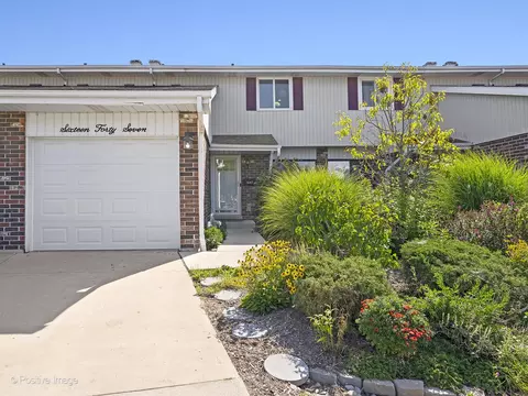 1647 Castbourne Ct, Wheaton, IL 60189