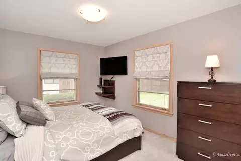 Bedroom - 564 N Melrose Ave, Elgin, IL 60123 photo 1 of 2
