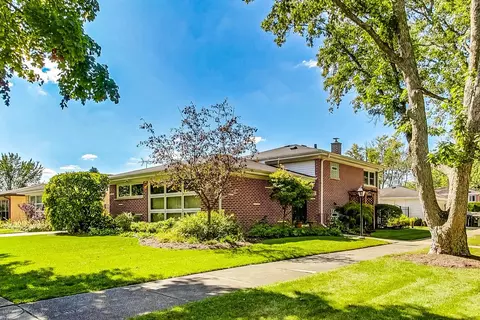 9046 Meade Ave, Morton Grove, IL 60053