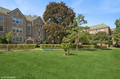 1218 Central St #2N, Evanston, IL 60201