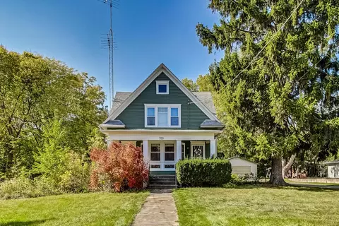 703 Normal Rd, Dekalb, IL 60115