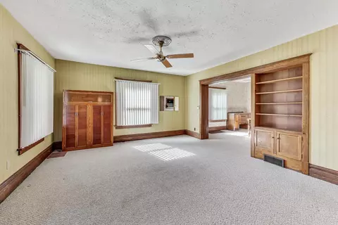 Living - 703 Normal Rd, Dekalb, IL 60115 photo 2 of 7