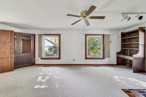 Living - 703 Normal Rd, Dekalb, IL 60115 photo 5 of 7