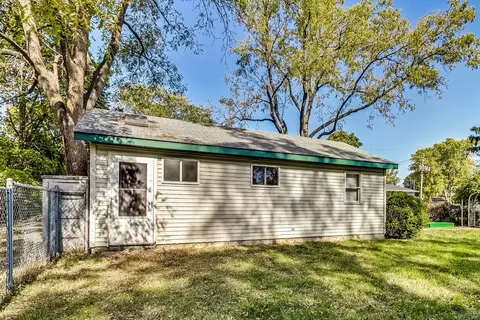 Exterior - 703 Normal Rd, Dekalb, IL 60115 photo 19 of 19