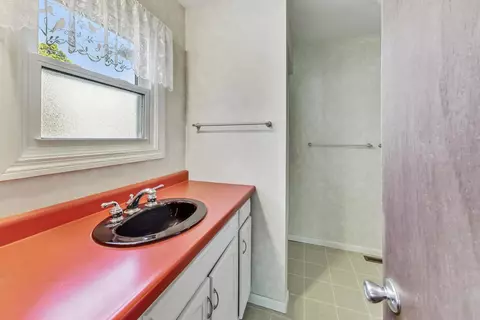 Bath - 703 Normal Rd, Dekalb, IL 60115 photo 1 of 4
