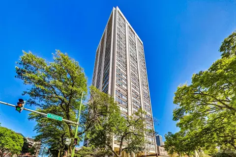 70 W Burton Pl #2805, Chicago, IL 60610