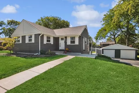 520 Lindley Ave, Westmont, IL 60559