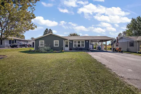 839 W Kent Ave, Crete, IL 60417