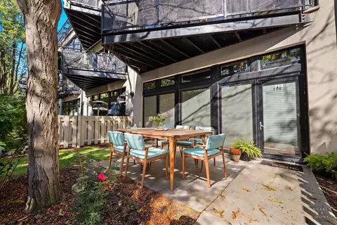 1111 W 15th St #114, Chicago, IL 60608