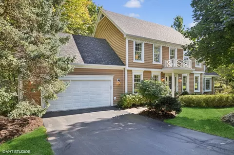657 Saddle Rdg, Crystal Lake, IL 60012