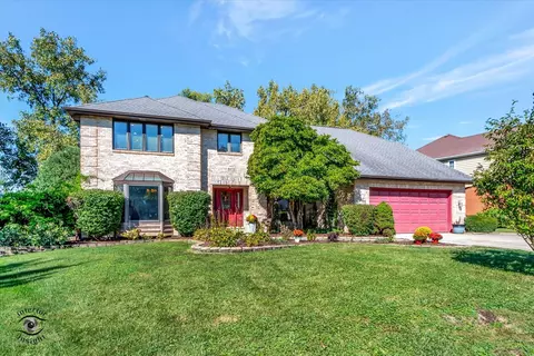 8472 Kimberly Ct, Burr Ridge, IL 60527