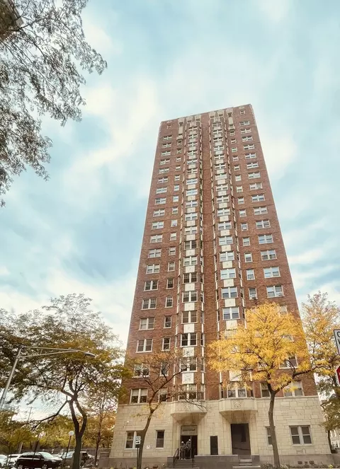 5000 S Cornell Ave #19C, Chicago, IL 60615