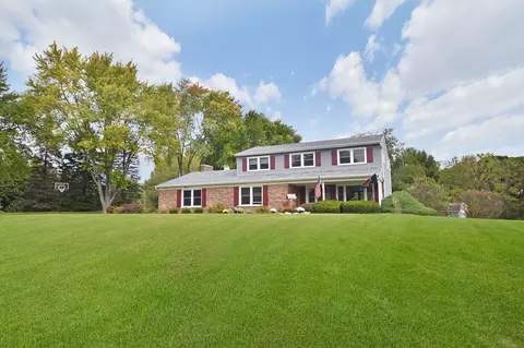 5 N023 Stonebridge Ln, Saint Charles, IL 60175
