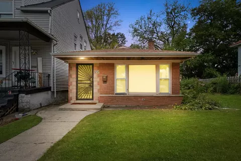 9232 S Clyde Ave, Chicago, IL 60617