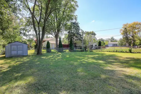 Exterior - 305 E Maxon Ln, Streamwood, IL 60107 photo 2 of 4